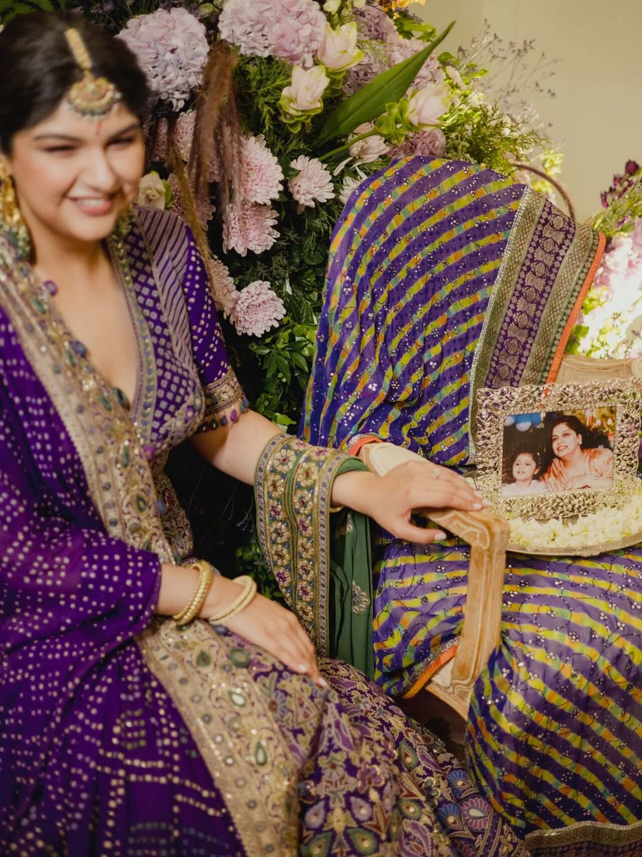 A particularly emotional part of the celebration was Anshula’s tribute to her late mother Mona Shourie. She honoured her mother by saving a seat next to her and placing a framed photograph with her saree. A part of her caption read, “And then, Ma’s love…quietly wrapping itself around us. In her flowers, in her words, in her seat, in the way her presence could still be felt everywhere.”